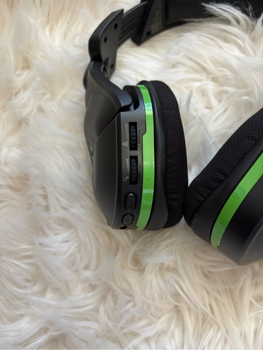Turtle Beach Ear Force Stealth 700X Headset for Xbox One - Picture 4 of 5
